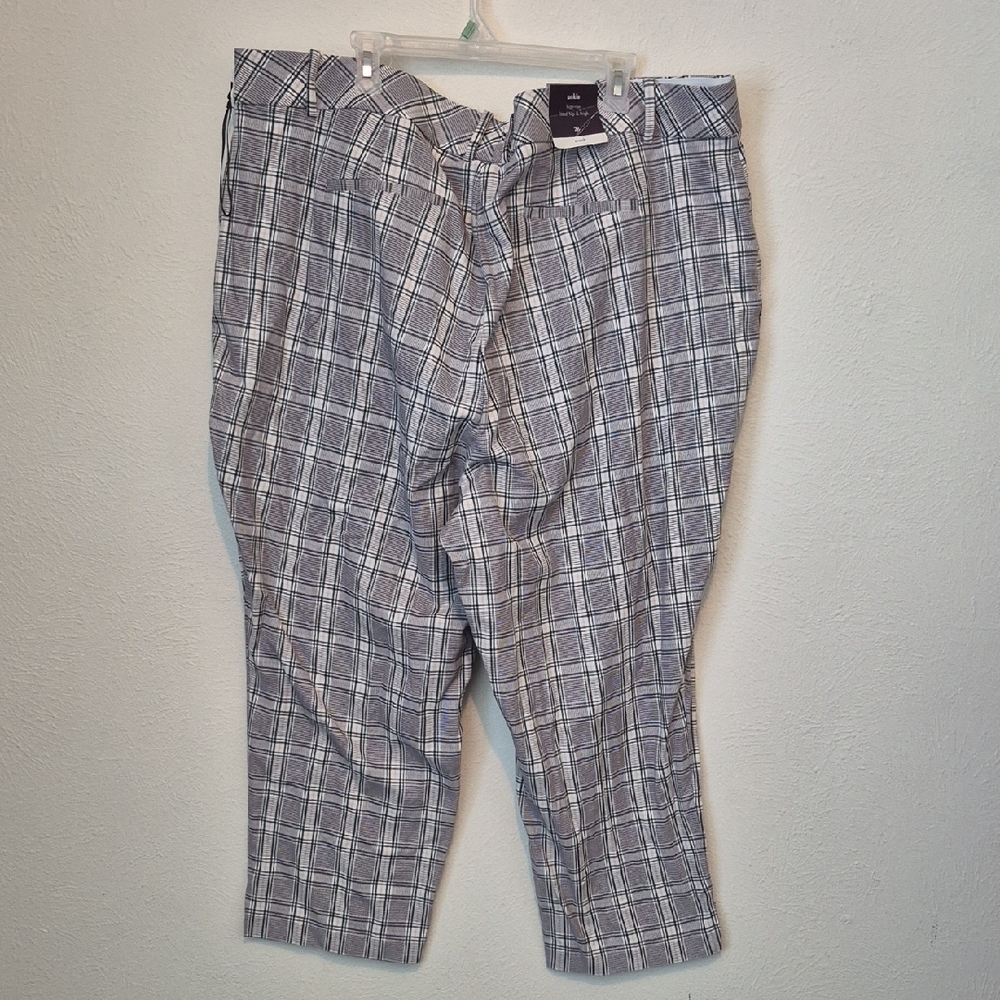 Ava & Viv Gray Plaid Ankle Pants - Picture 5 of 8
